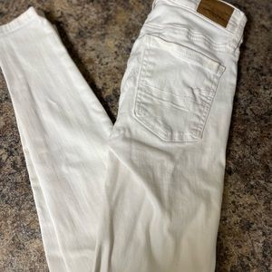 White American eagle jeans size 00 no stains still in good condition